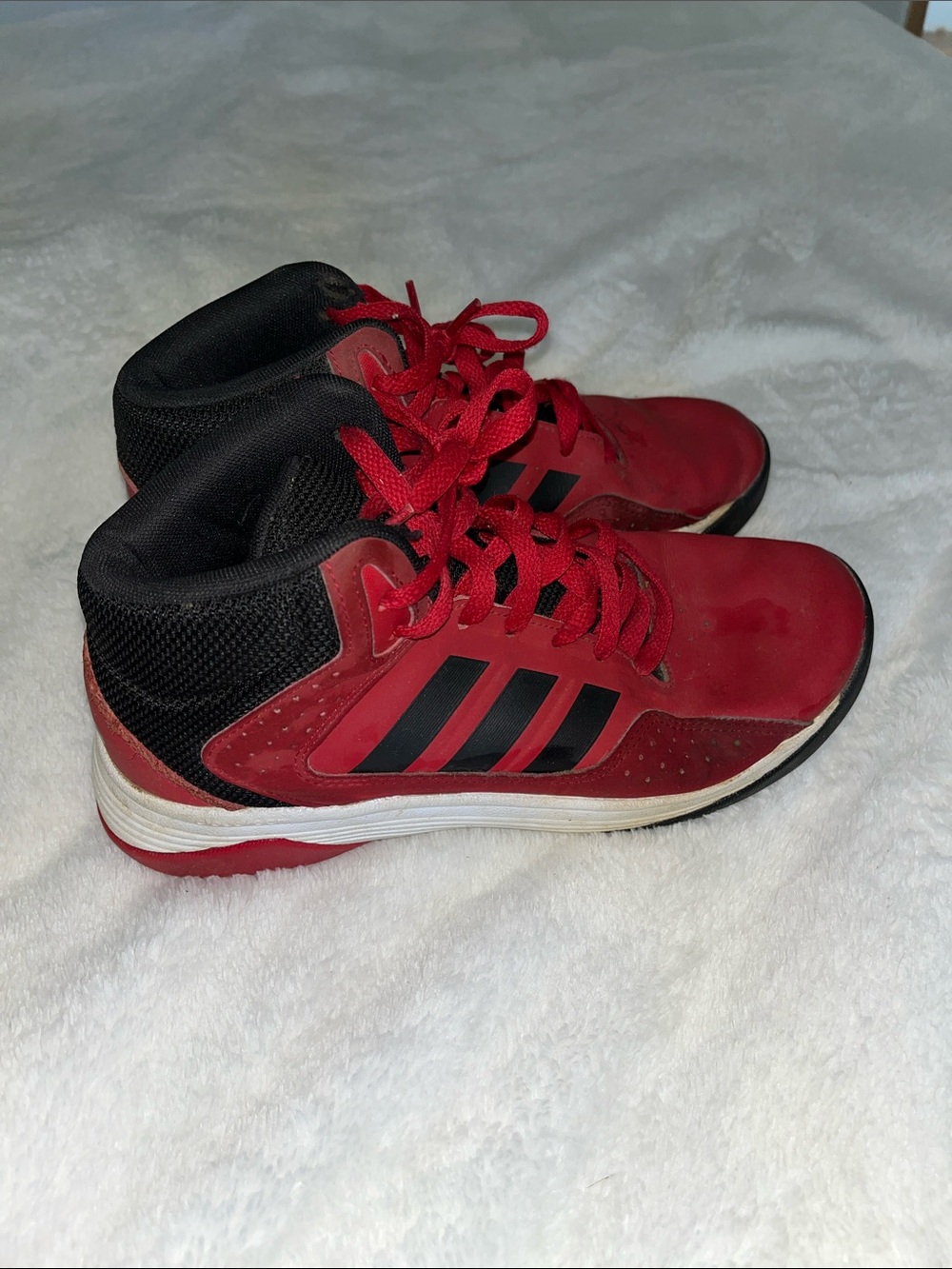 Boys Adidas Red and Black Mid-Top Sneakers size 5.5